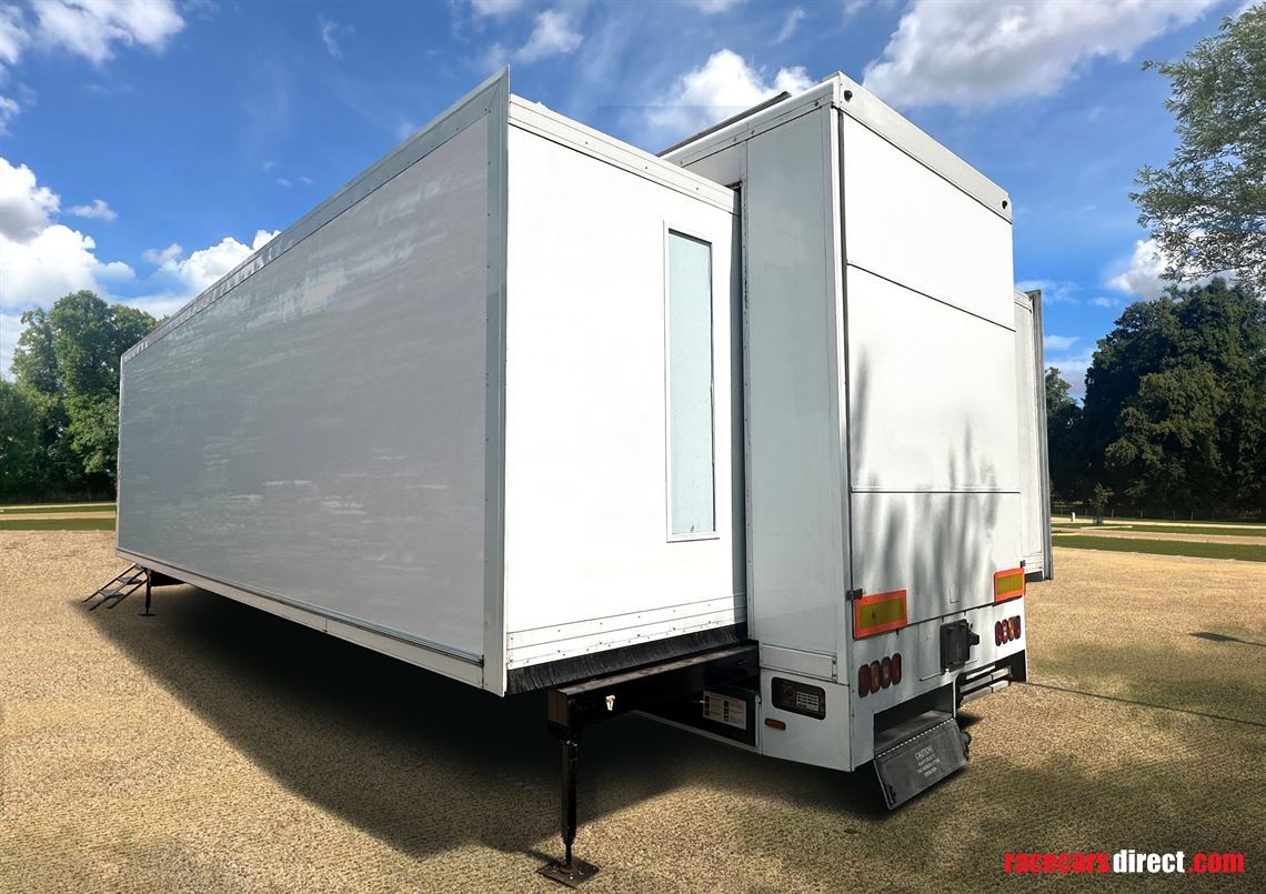 136m-double-podded-exhibition-trailer