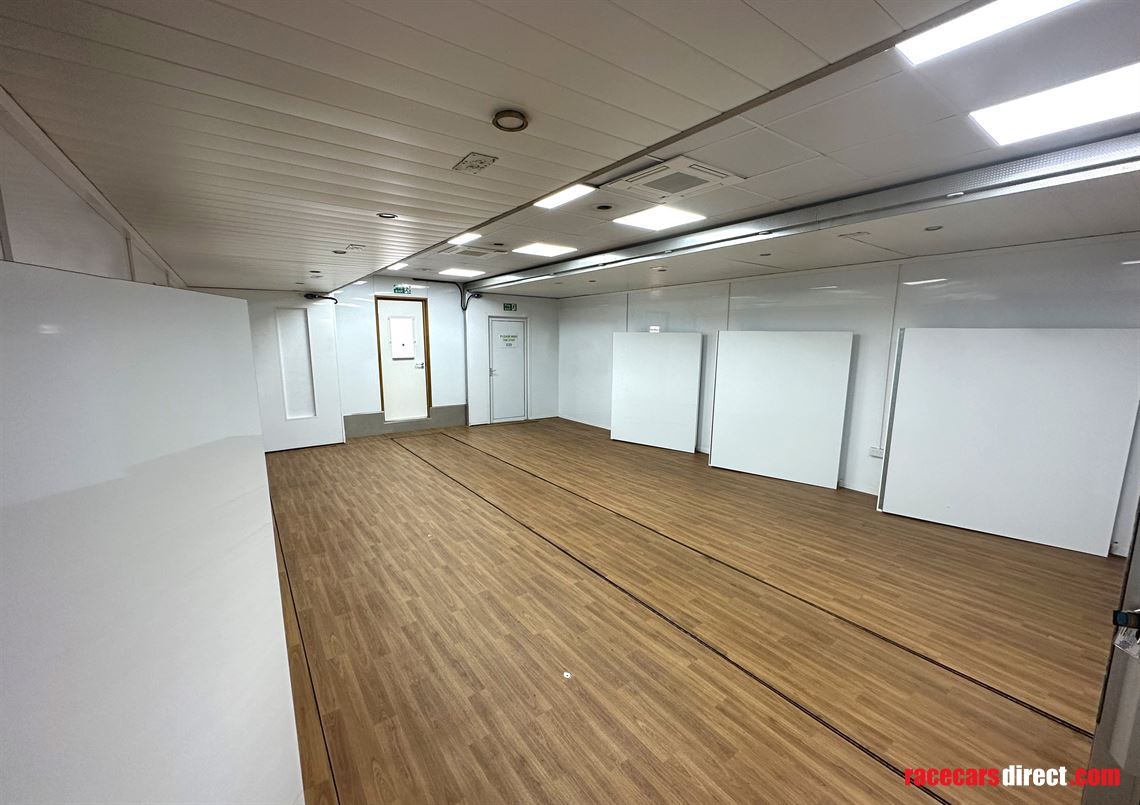 136m-double-podded-exhibition-trailer