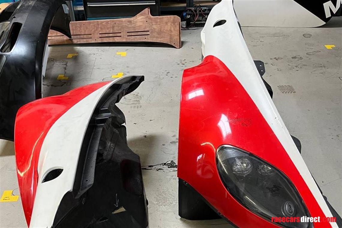 aston-martin-vantage-v12-gt3-divers-spare-par