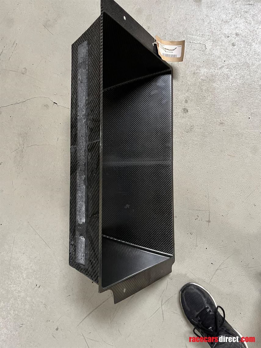 aston-martin-vantage-v12-gt3-divers-spare-par