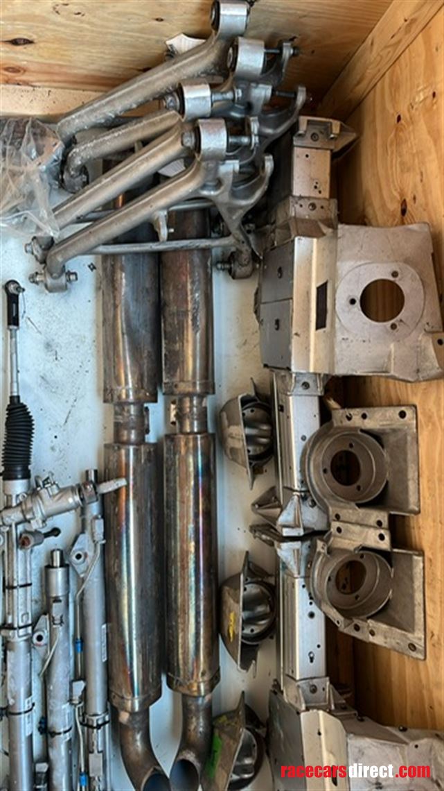 aston-martin-vantage-v12-gt3-divers-spare-par