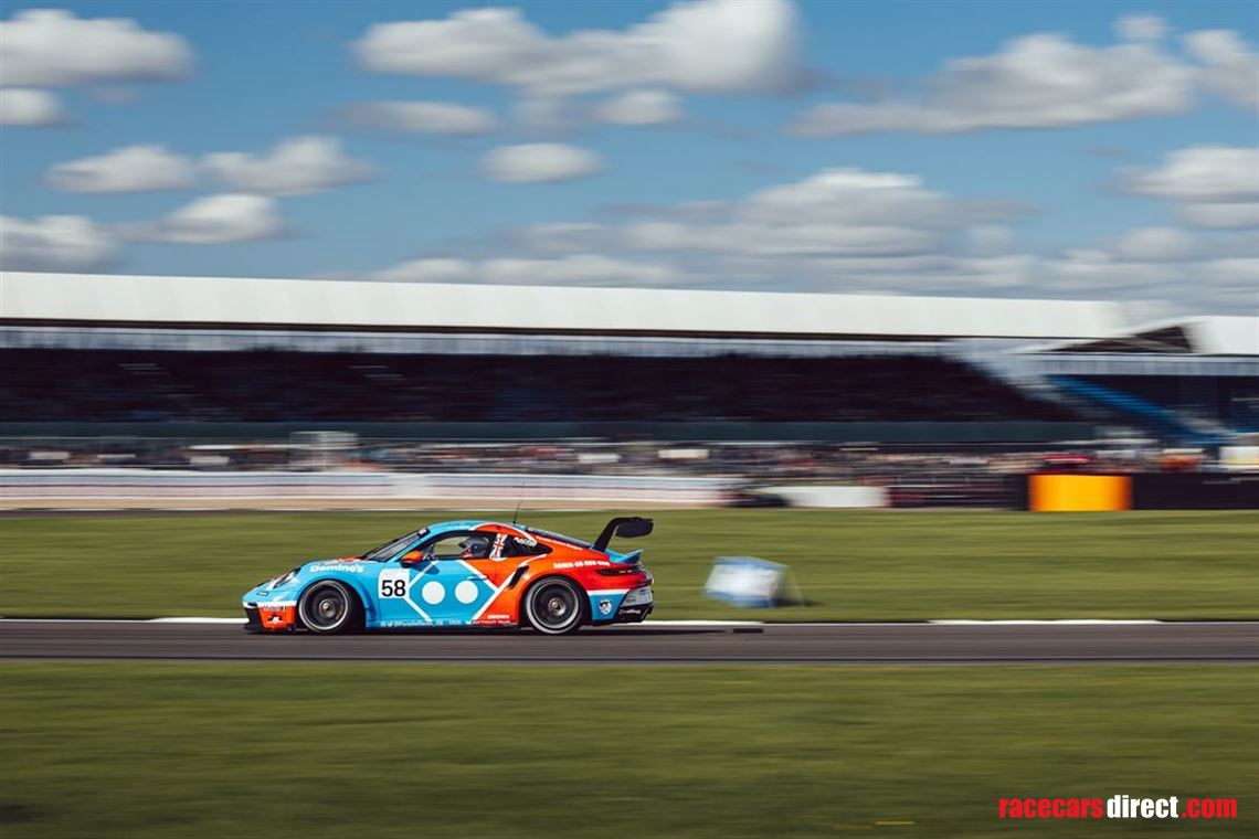2-x-porsche-carrera-cup-992