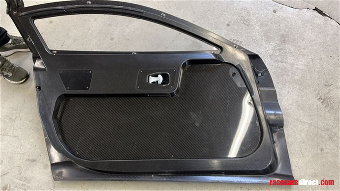 aston-martin-v8-vantage-gt3-new-vantage-bodyw