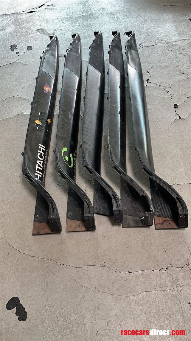 aston-martin-v8-vantage-gt3-new-vantage-bodyw