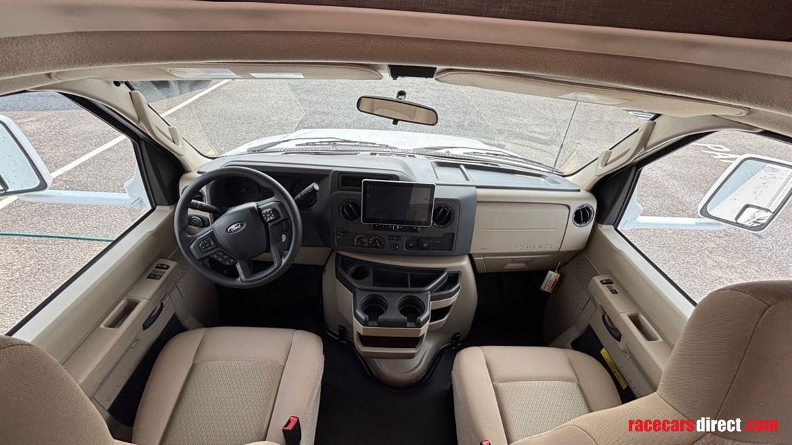 2026-thor-chateau-28z