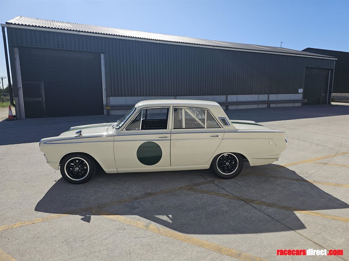 ford-cortina-1500-gt-1966-mk1-lhd-with-v5