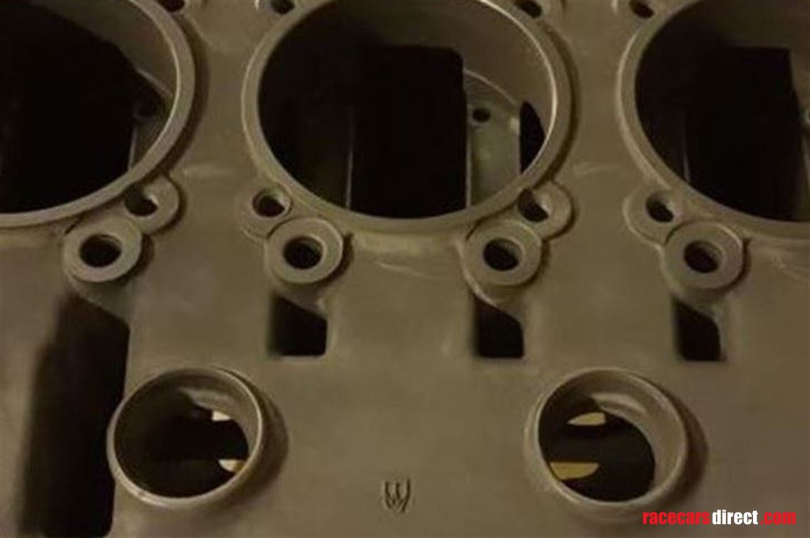 911-for-f-modell-24-engine-case-nos-never-use