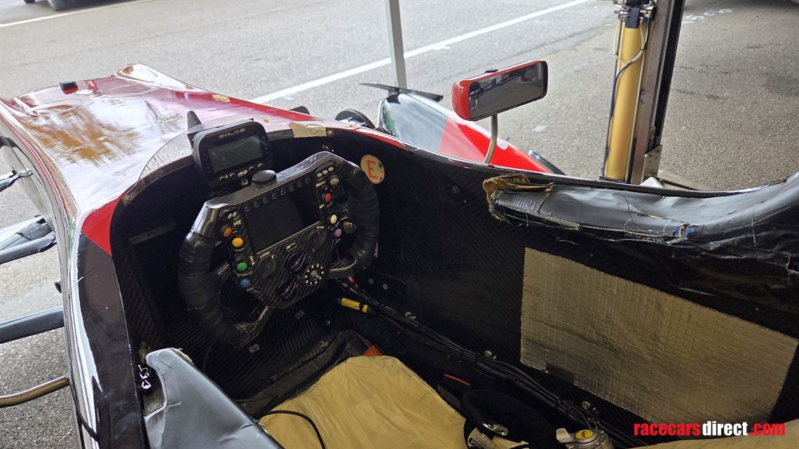 dallara-f317-toyota-piedrafita-34mm-ex-kvyat