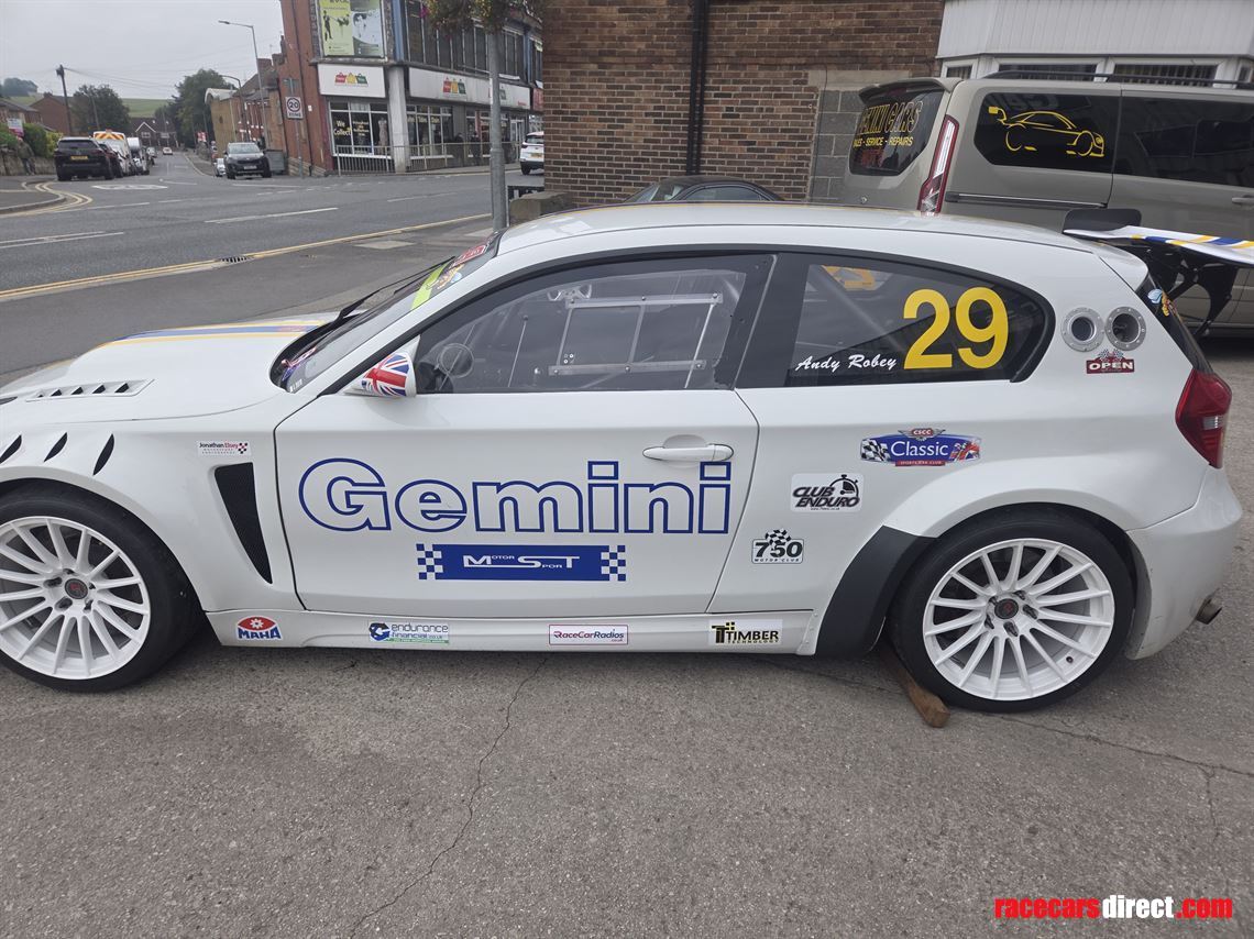 bmw-1-series-race-car-may-split