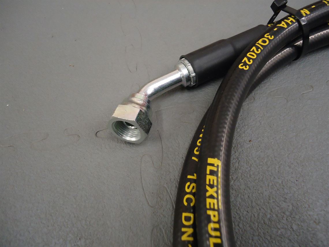 air-jack-hose-25mt-with-38-bsp-fittings