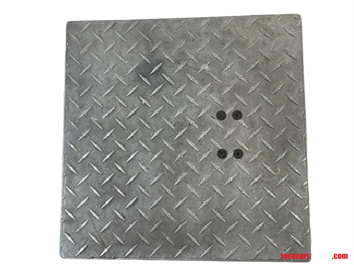 intercom-swi-scales-flight-case