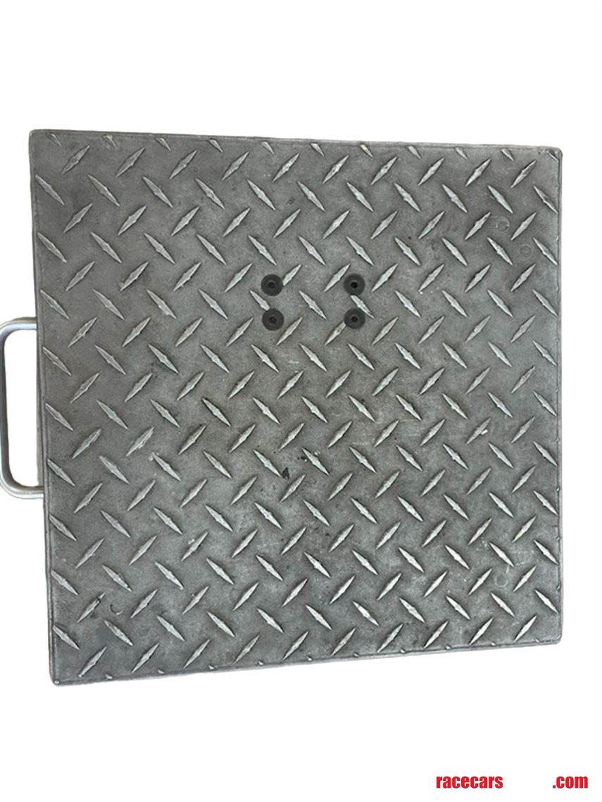 intercom-swi-scales-flight-case