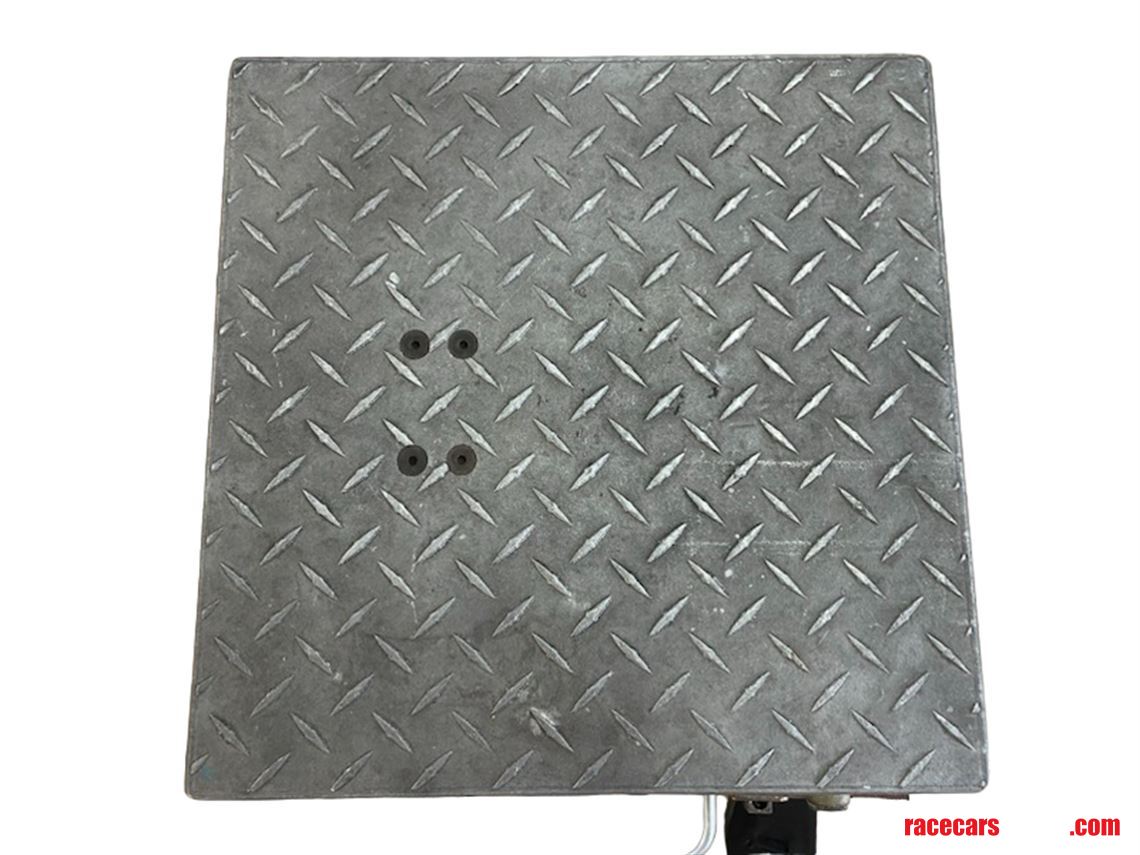 intercom-swi-scales-flight-case