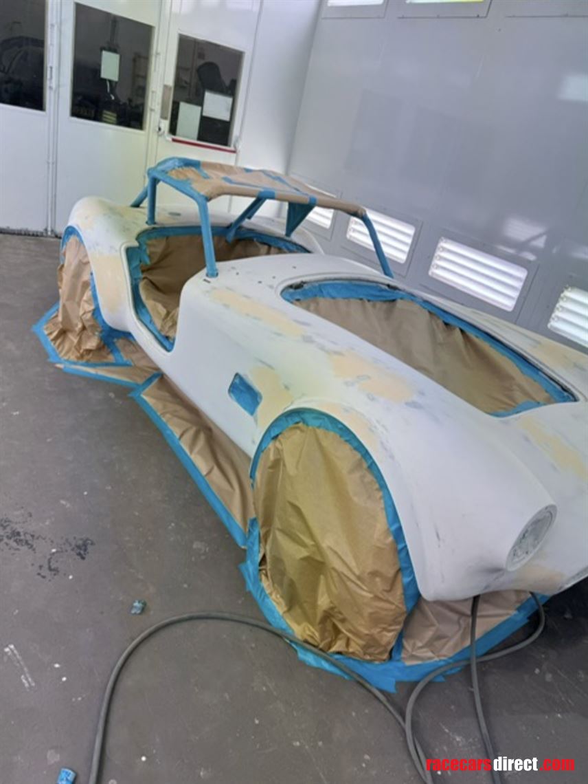 new-fia-ac-cobra-race-car