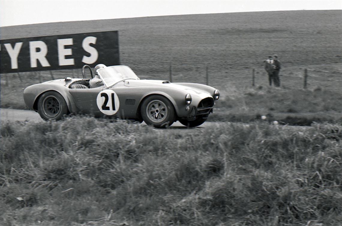 new-fia-ac-cobra-race-car