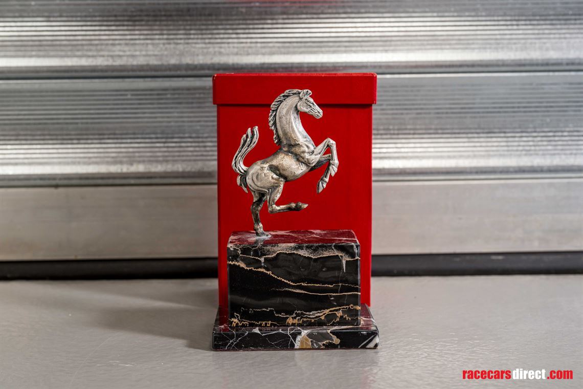 ferrari-cavallino-sculpture