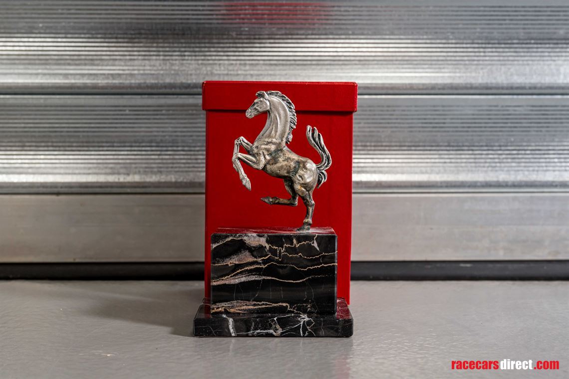ferrari-cavallino-sculpture