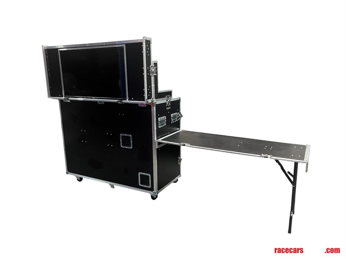 hospitality-flight-case-with-sink-40-smart-tv