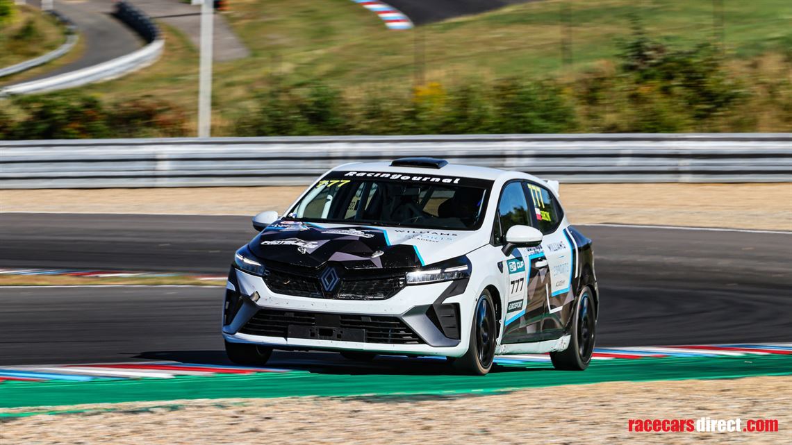 original-renault-clio-v-cup---gen-2-2024-race