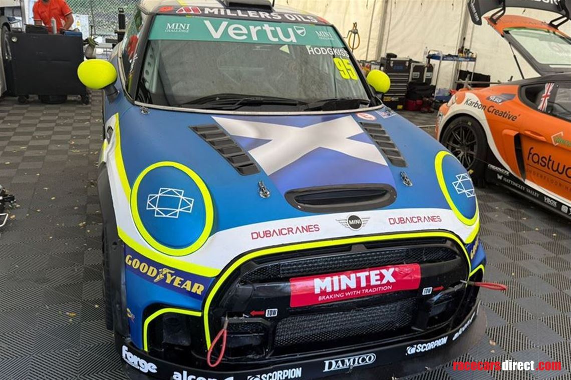 mini-jcw-challenge-car