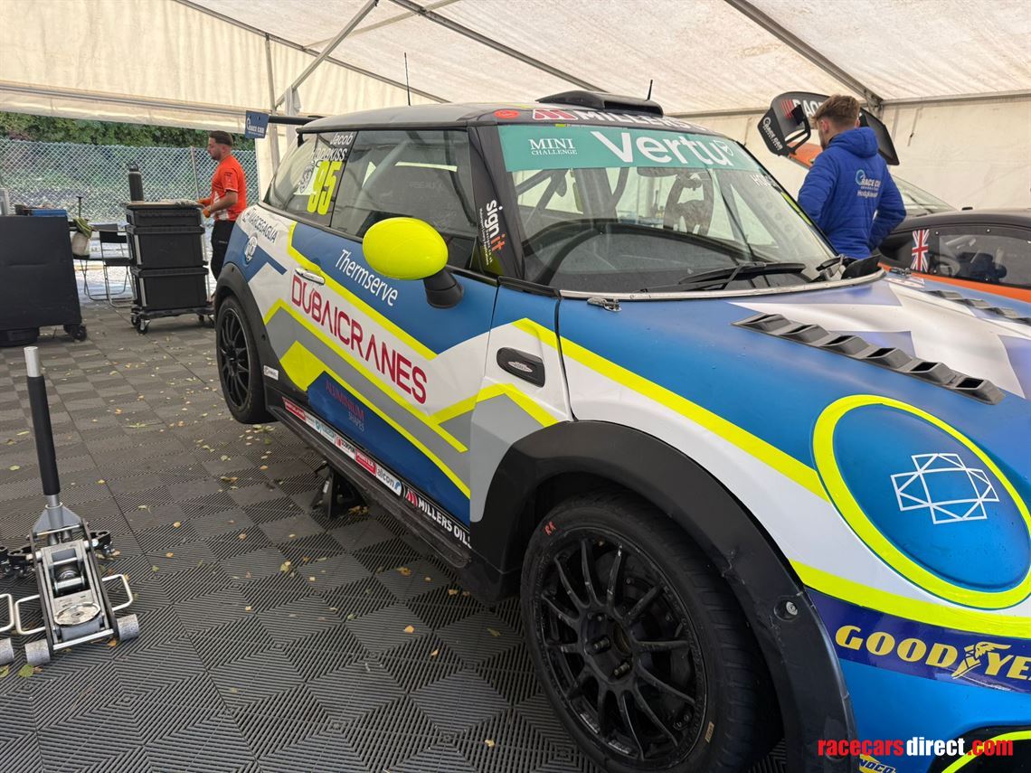 mini-jcw-challenge-car