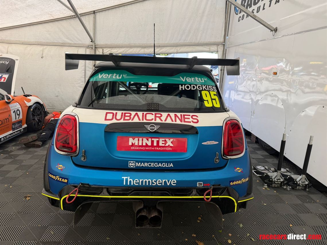 mini-jcw-challenge-car