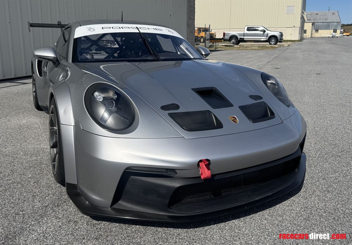 porsche-992-gt-3-cup-car