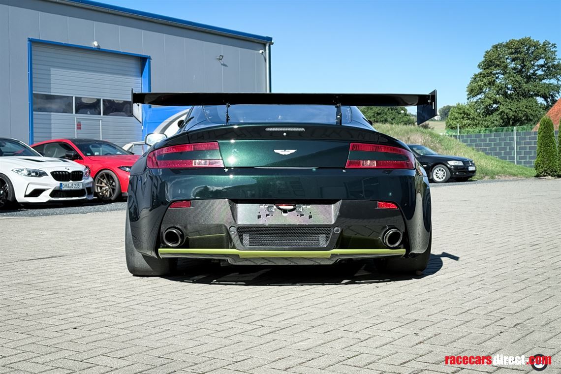 aston-martin-vantage-gt4-2009