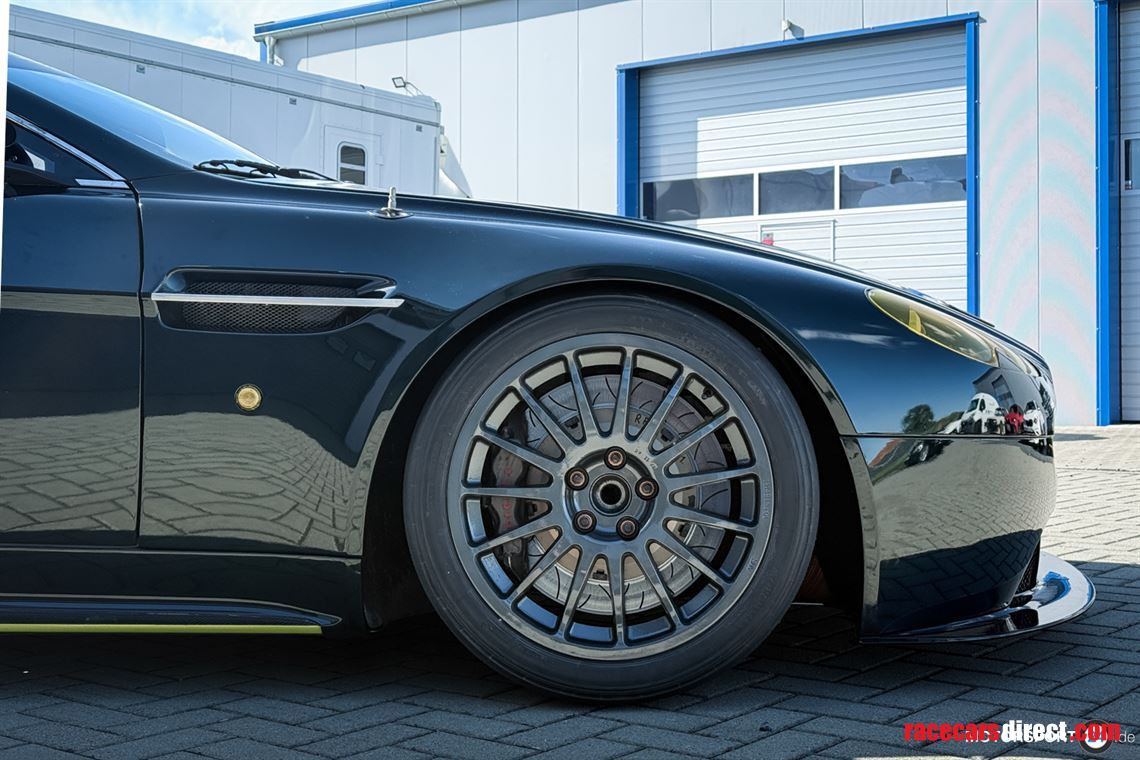 aston-martin-vantage-gt4-2009