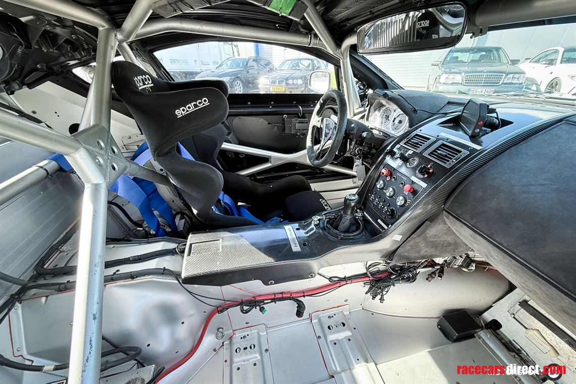 aston-martin-vantage-gt4-2009