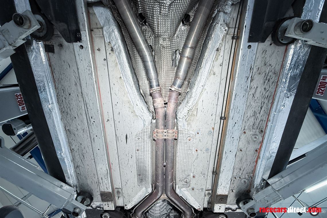 aston-martin-vantage-gt4-2009