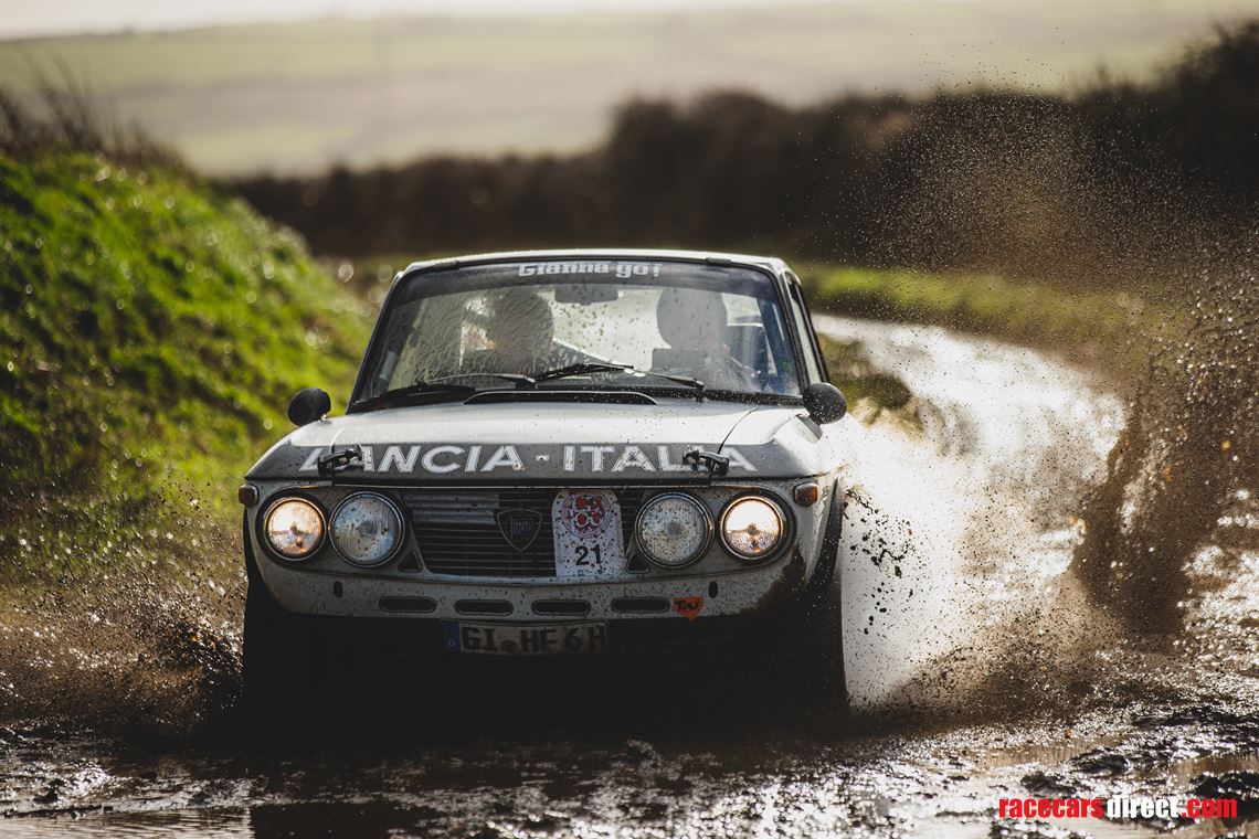 lancia-fulvia-coupe-13-for-regularity-rallyin