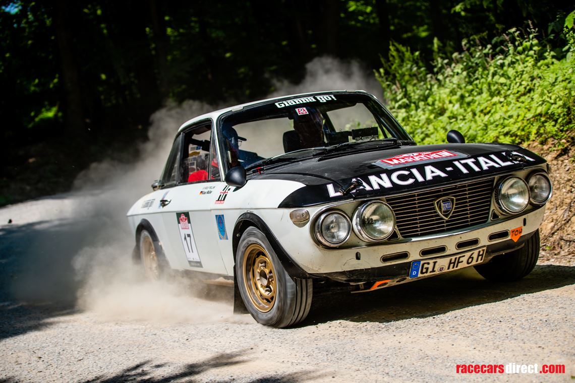 lancia-fulvia-coupe-13-for-regularity-rallyin