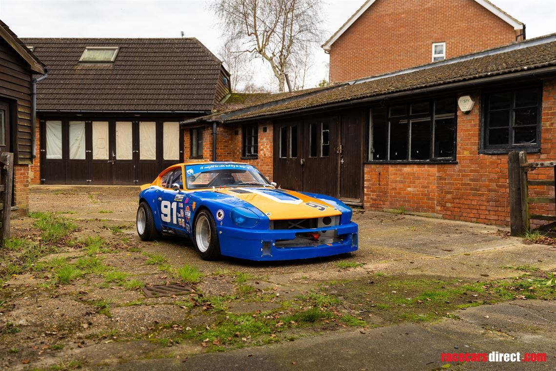 datsun-240z-race-car