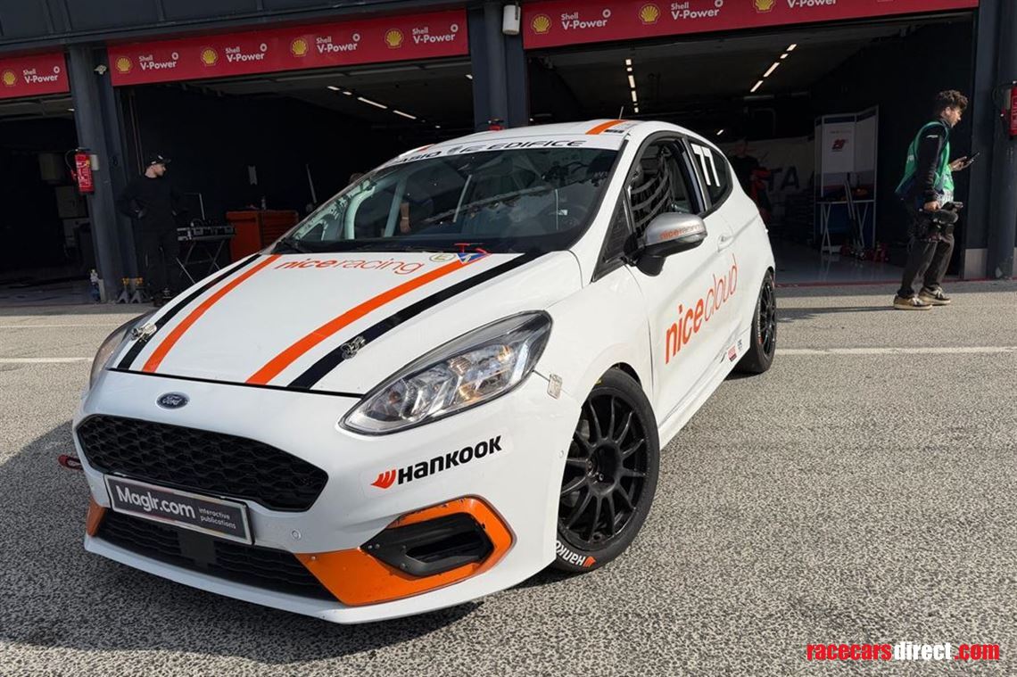 ford-fiesta-sprint-cup-car