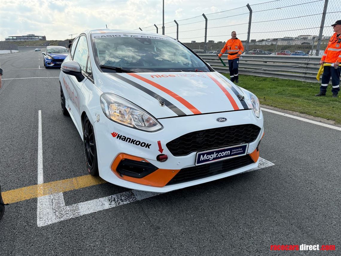 ford-fiesta-sprint-cup-car