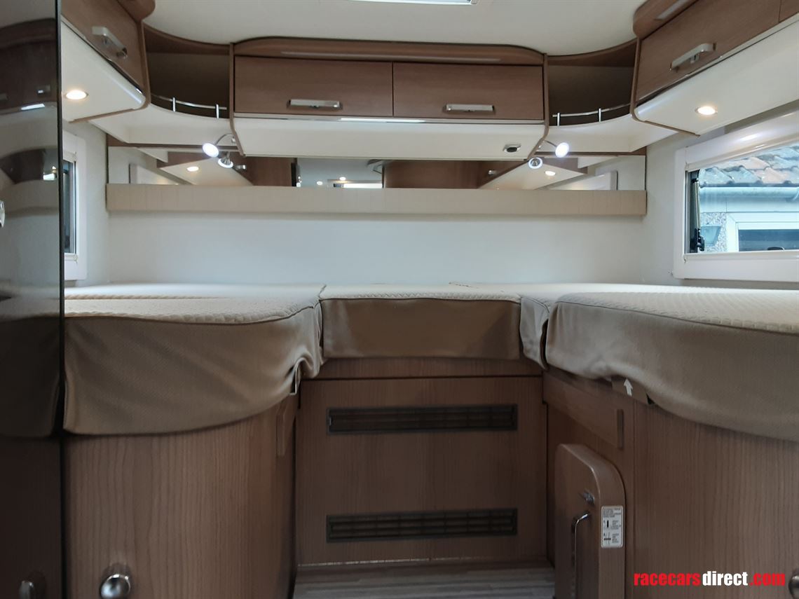 Rear twin bed version