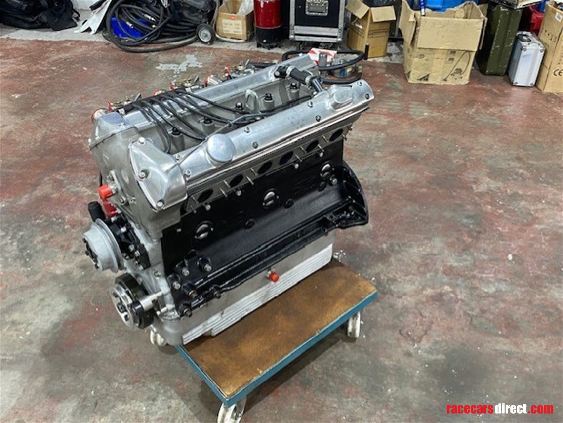 38-jag-race-engine