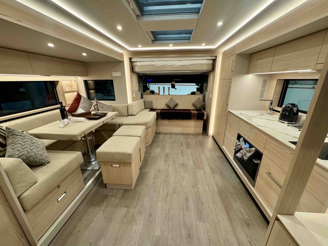 stx-motorhome-with-3-pop-outs-for-sale