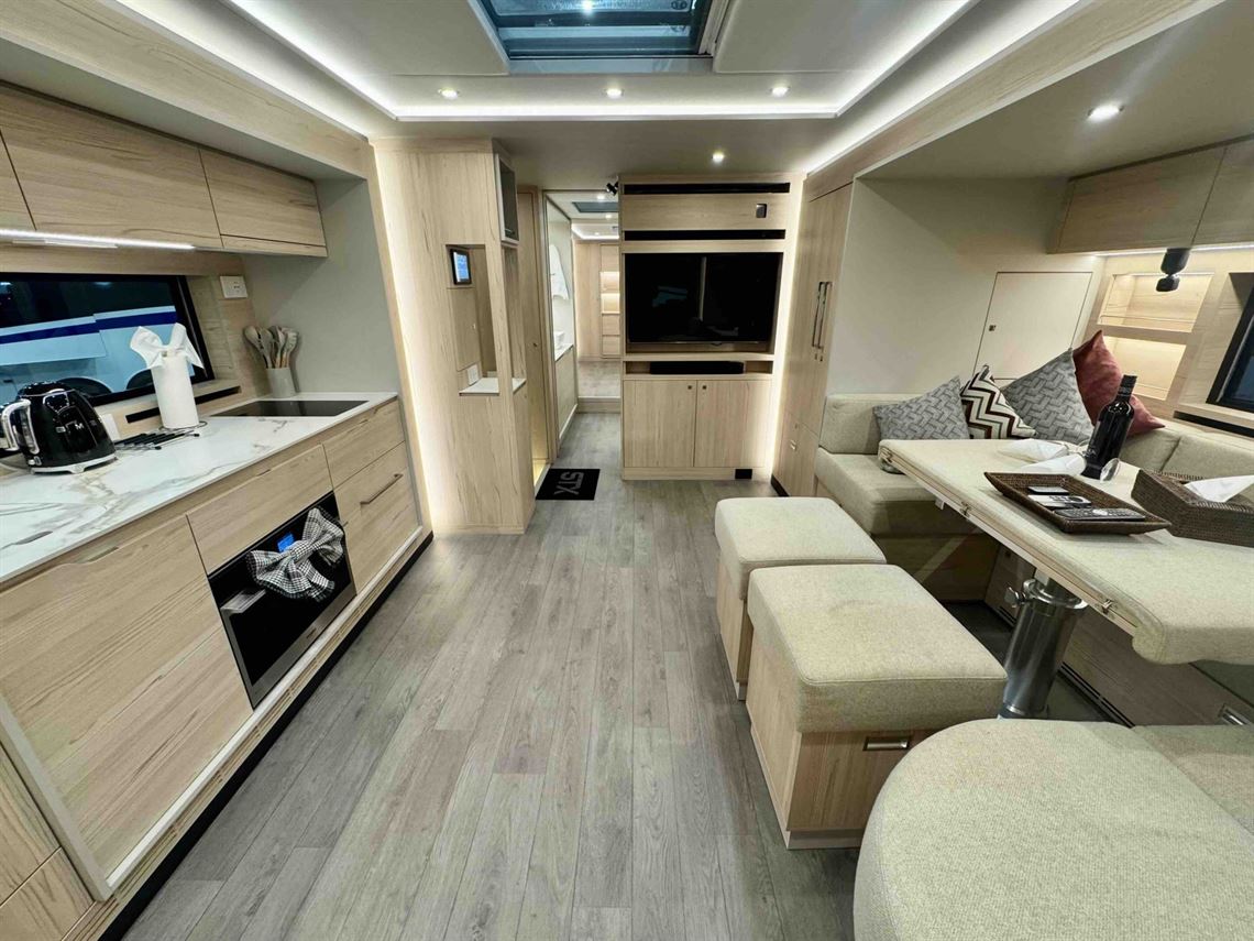 stx-motorhome-with-3-pop-outs-for-sale