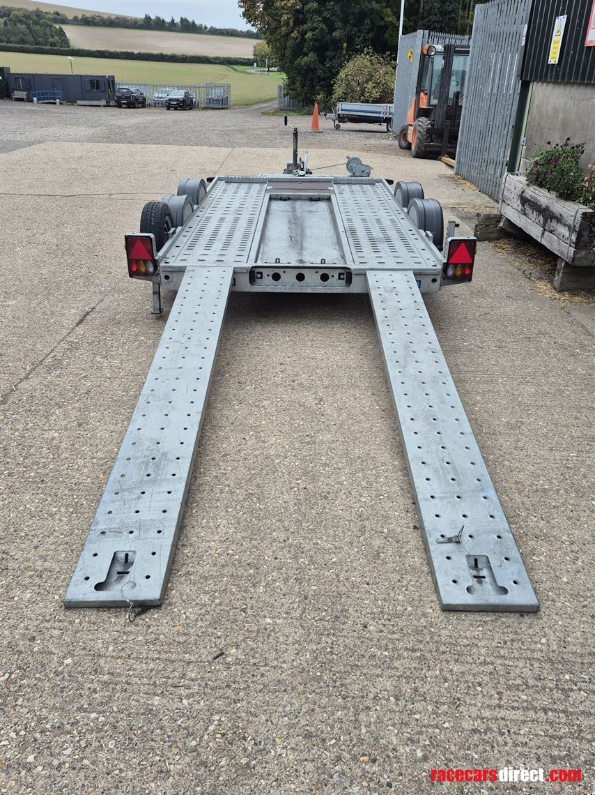 brian-james-c4-blue-trailer-33m-x-17m-20t-gvw