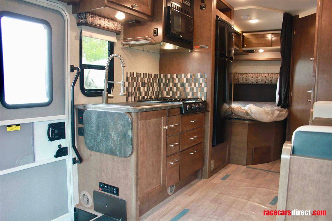 winnebago-fuse-23f-motorhome-for-sale