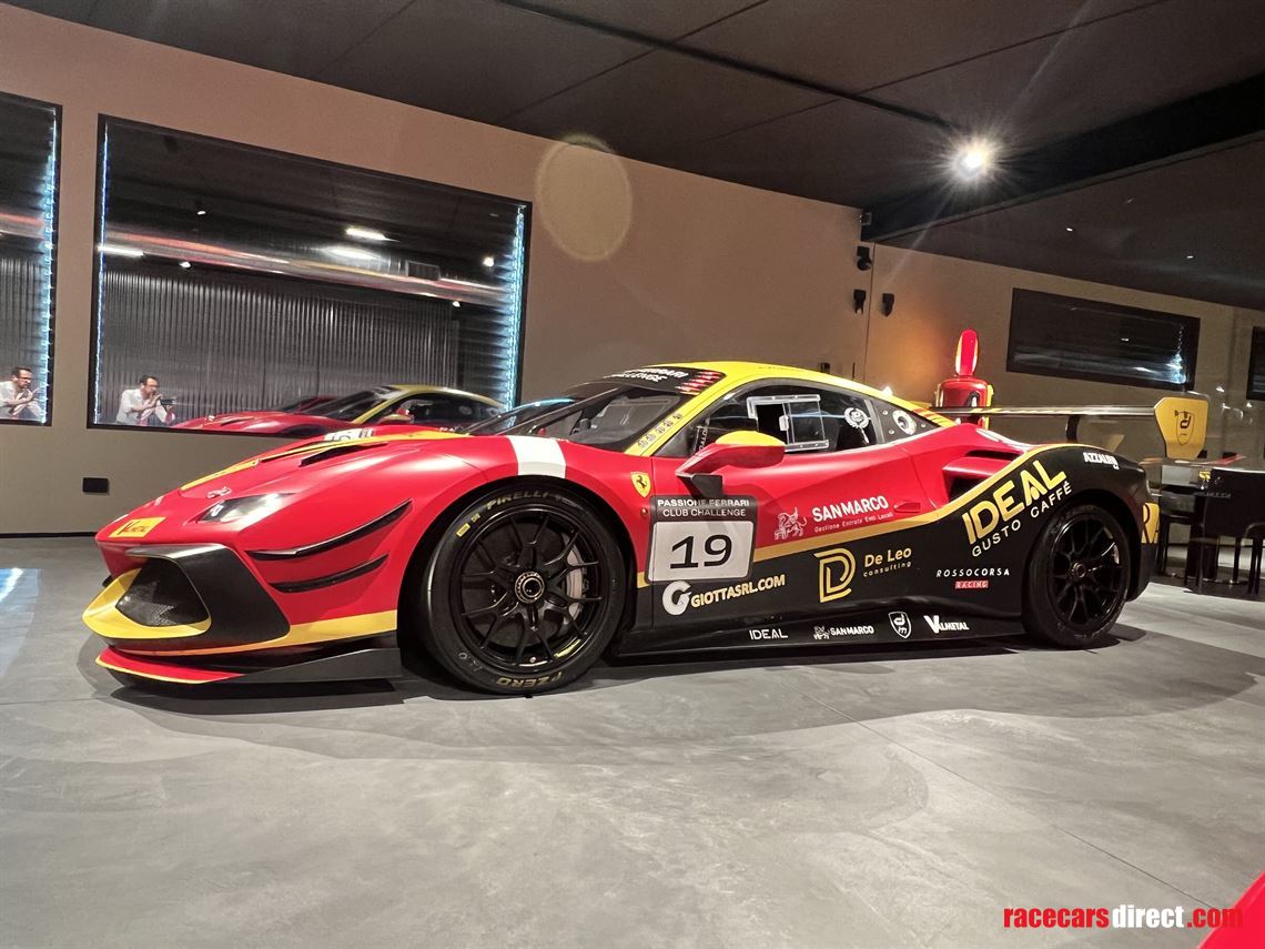 ferrari-488-challenge-evo-2022-race-ready-vat