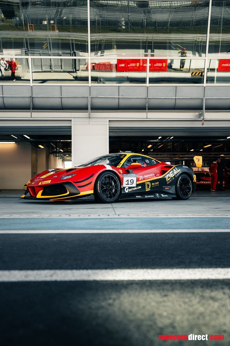 ferrari-488-challenge-evo-2022-race-ready-vat