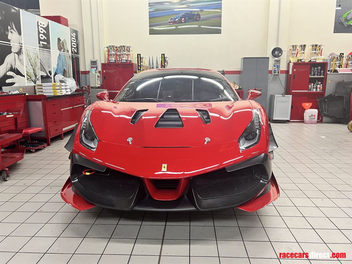ferrari-488-challenge-evo-2022-race-ready-vat