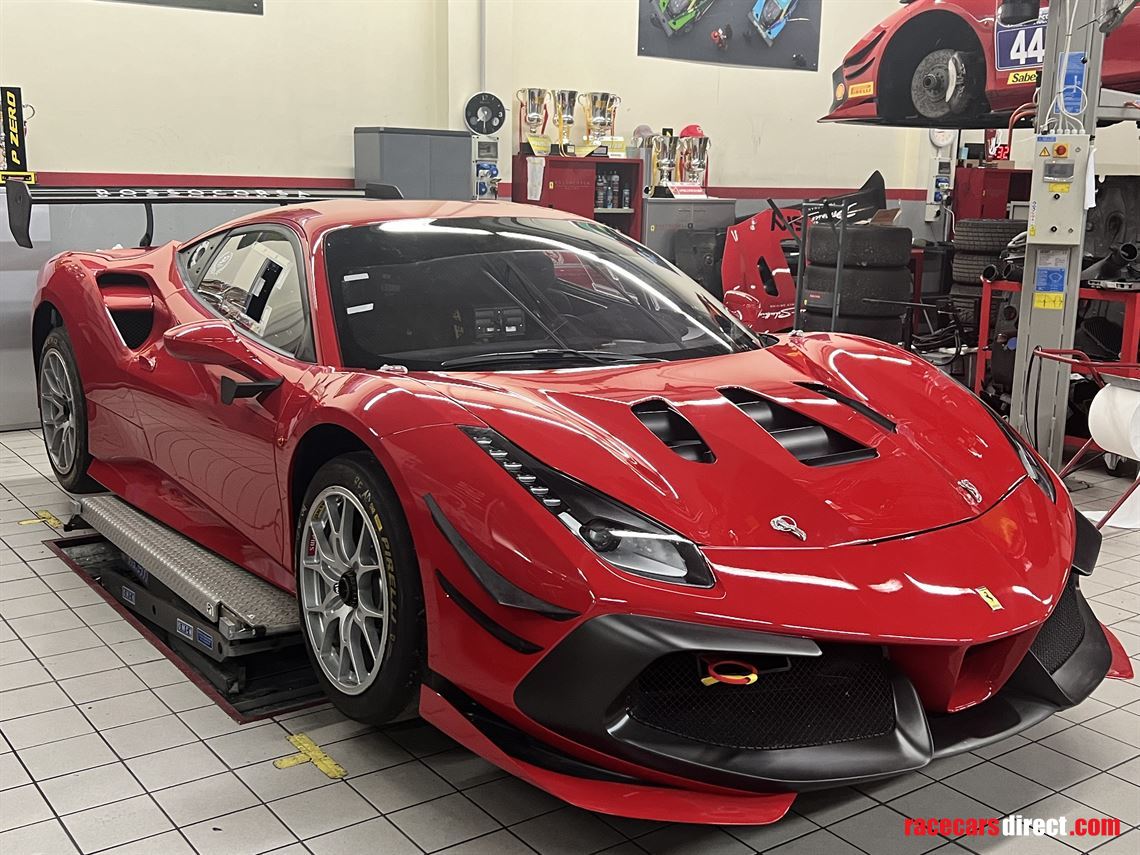 ferrari-488-challenge-evo-2022-race-ready-vat