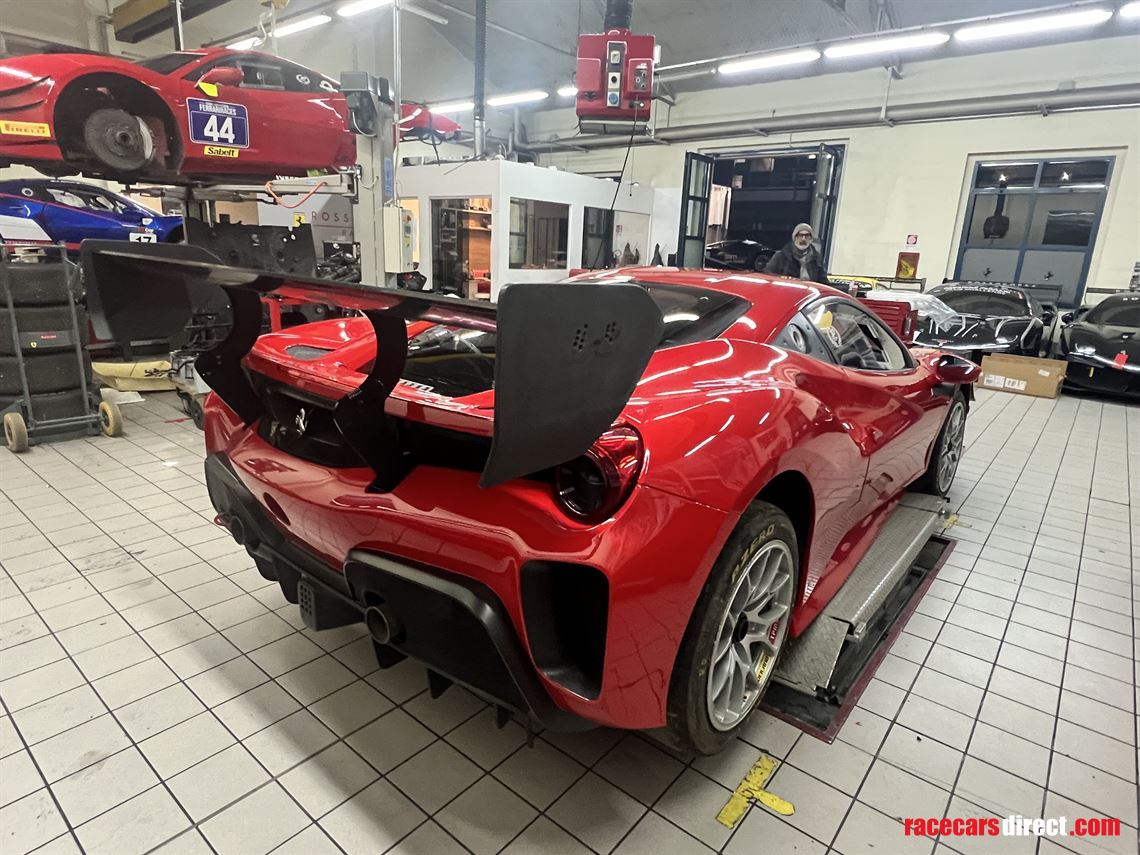 ferrari-488-challenge-evo-2022-race-ready-vat