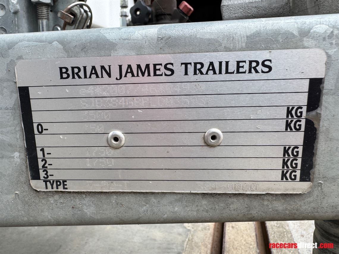 brian-james-race-transporter-4