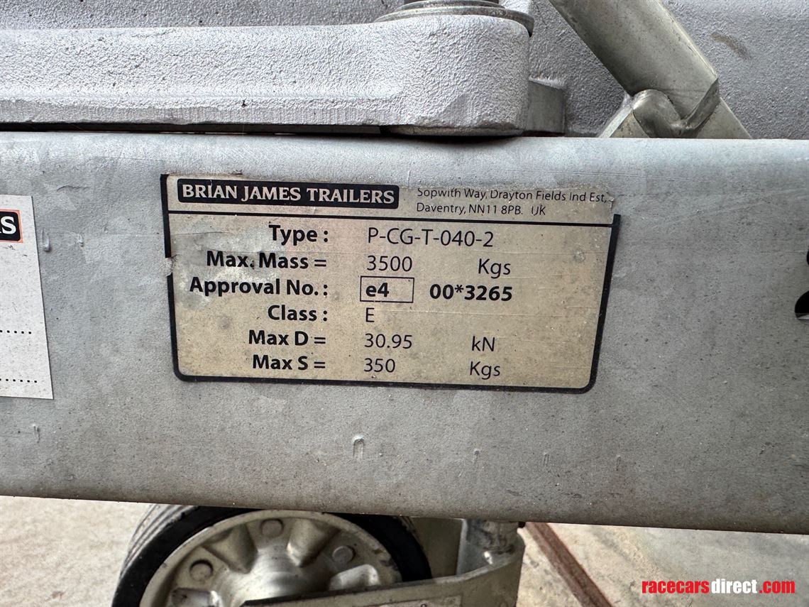 brian-james-race-transporter-4