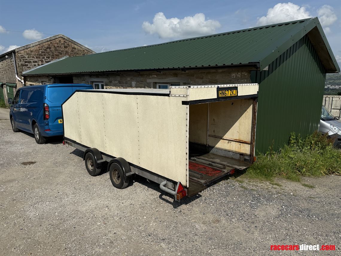 covered-twin-axle-trailer